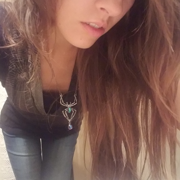 Spider Gem Necklace - Picture 7 of 10